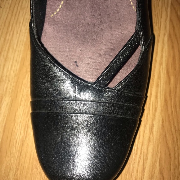 CLARKS EVERYDAY Black 10 Narrow Loafer Pump Heels - Picture 2 of 8